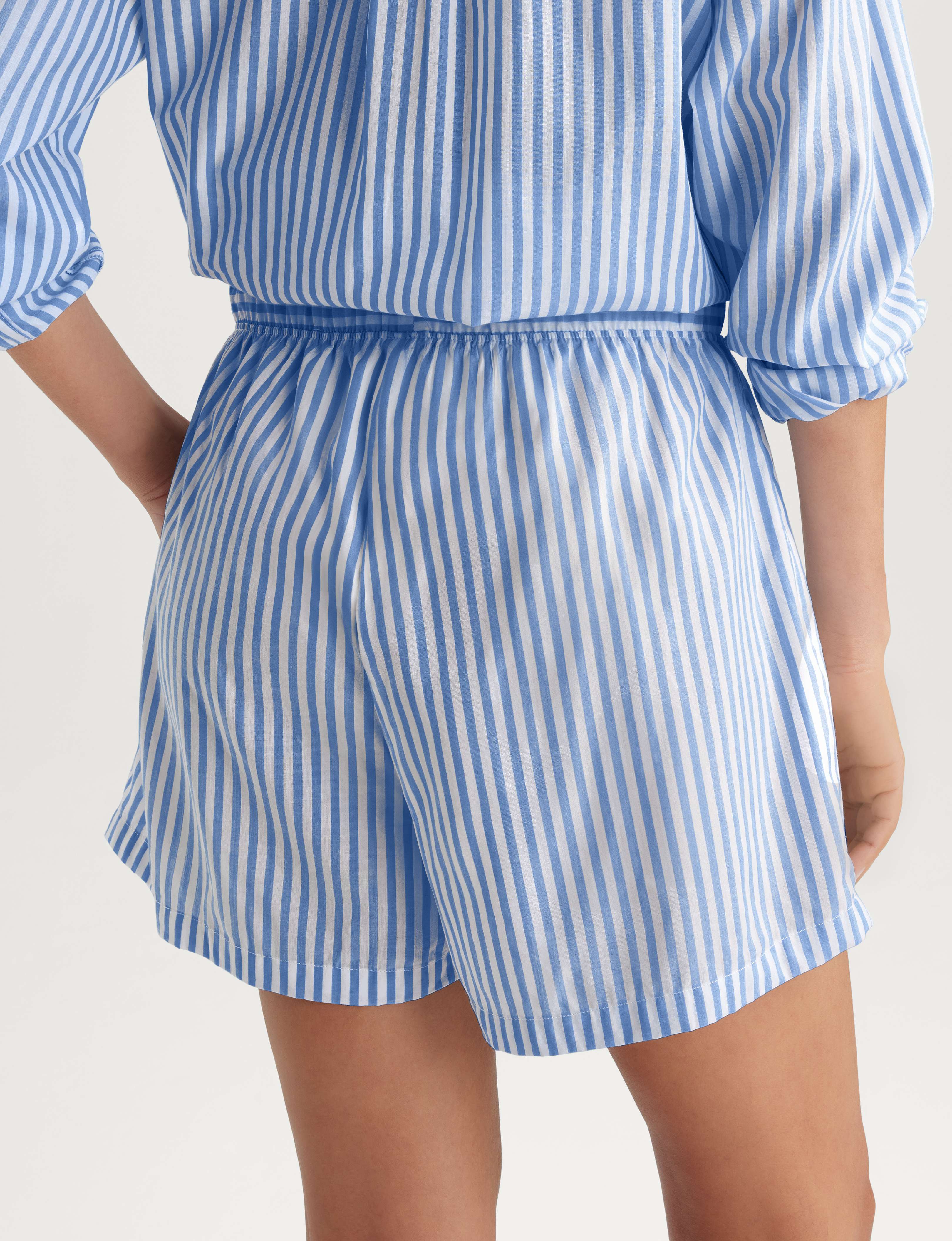 Women's Woven High Rise Short