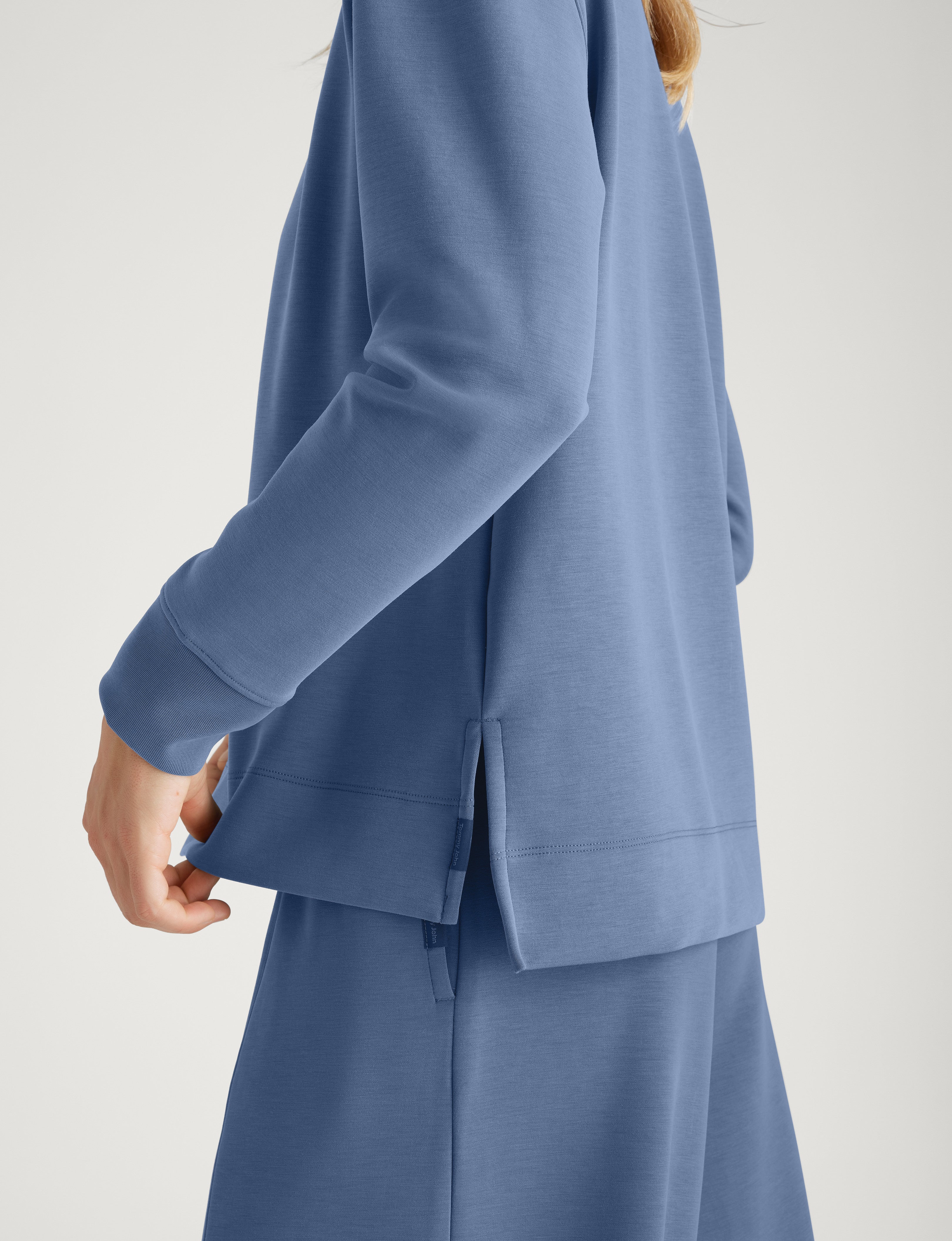 Women's Luxe Traveler Knit Long Sleeve Crew Neck
